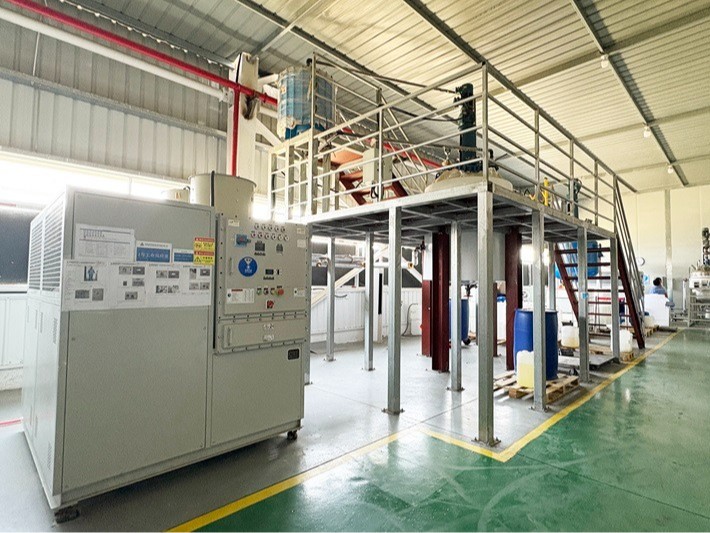 玻璃膜液反應(yīng)釜防爆冷熱一體水溫機「歐能機械」